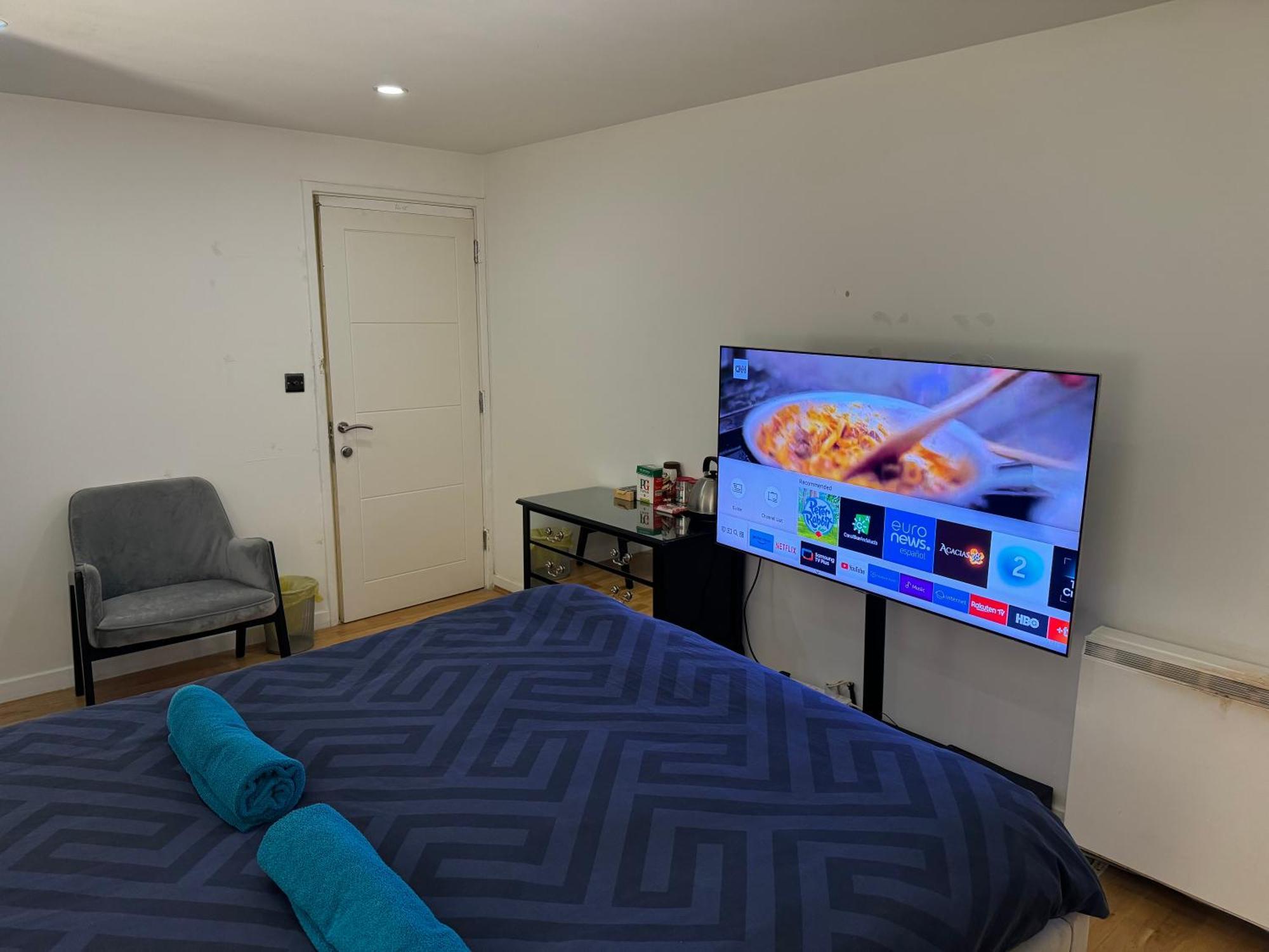 Specious Double With King Size Bed *